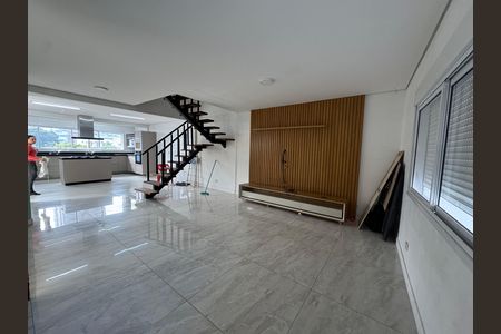 Casa à venda com 280m², 3 quartos e 4 vagas Casa à venda com 280m², 3 quartos e 4 vagasSala