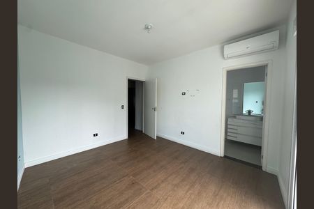 Casa à venda com 280m², 3 quartos e 4 vagas Casa à venda com 280m², 3 quartos e 4 vagasSuíte