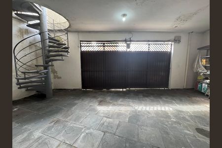 Casa à venda com 280m², 3 quartos e 4 vagas Casa à venda com 280m², 3 quartos e 4 vagasGaragem 2