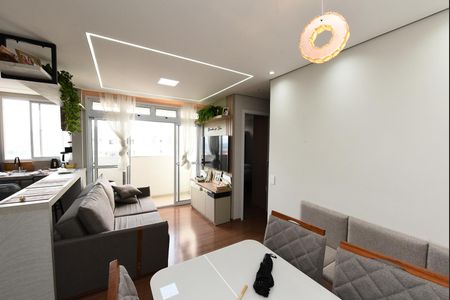 Apartamento para alugar com 68m², 2 quartos e 1 vagaSala