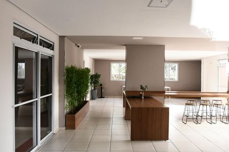 Apartamento para alugar com 68m², 2 quartos e 1 vagaÁrea comum - Salão de festas