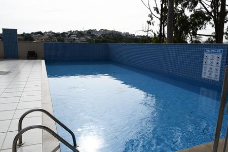 Apartamento para alugar com 68m², 2 quartos e 1 vagaÁrea comum - Piscina