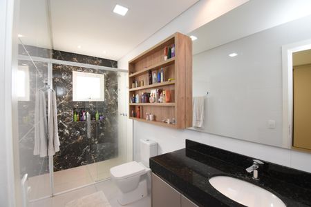 Casa de condomínio para alugar com 148m², 3 quartos e 4 vagasBanheiro da Suíte