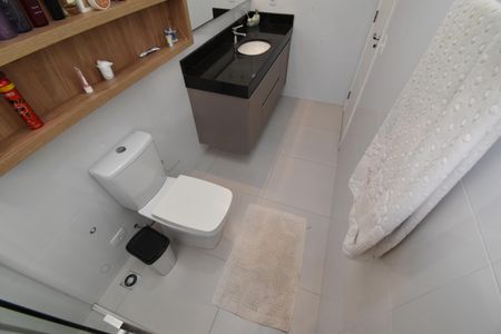 Casa de condomínio para alugar com 148m², 3 quartos e 4 vagasBanheiro da Suíte