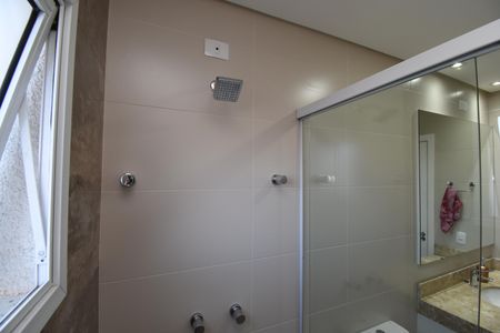 Casa de condomínio para alugar com 148m², 3 quartos e 4 vagasBanheiro