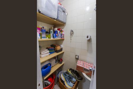 Apartamento à venda com 160m², 4 quartos e 2 vagas Apartamento à venda com 160m², 4 quartos e 2 vagasBanheiro de serviço/Despensa
