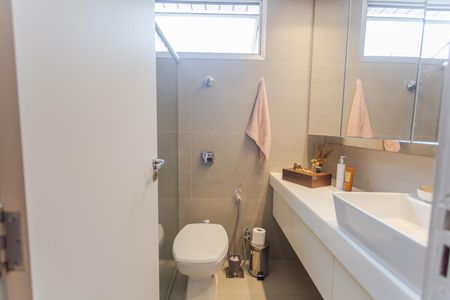 Apartamento à venda com 160m², 4 quartos e 2 vagas Apartamento à venda com 160m², 4 quartos e 2 vagasBanheiro da Suíte