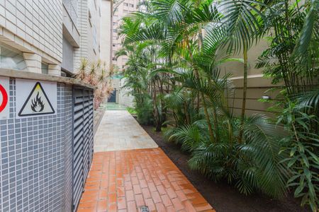 Apartamento à venda com 160m², 4 quartos e 2 vagas Apartamento à venda com 160m², 4 quartos e 2 vagasÁrea Comum - Área Verde
