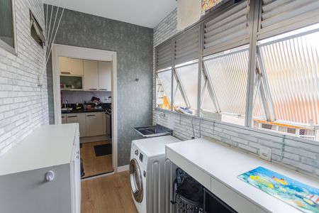 Apartamento à venda com 160m², 4 quartos e 2 vagas Apartamento à venda com 160m², 4 quartos e 2 vagasÁrea de Serviço