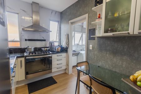 Apartamento à venda com 160m², 4 quartos e 2 vagas Apartamento à venda com 160m², 4 quartos e 2 vagasCozinha