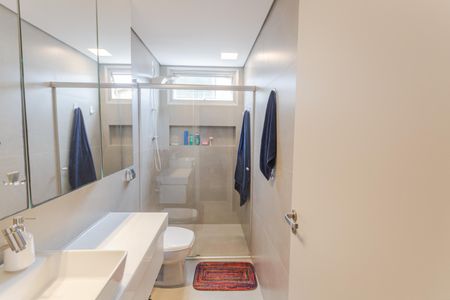 Apartamento à venda com 160m², 4 quartos e 2 vagas Apartamento à venda com 160m², 4 quartos e 2 vagasBanheiro Social