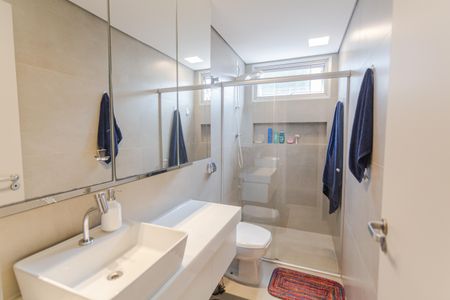 Apartamento à venda com 160m², 4 quartos e 2 vagas Apartamento à venda com 160m², 4 quartos e 2 vagasBanheiro Social