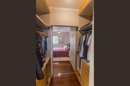 Apartamento à venda com 160m², 4 quartos e 2 vagas Apartamento à venda com 160m², 4 quartos e 2 vagasCloset da Suíte