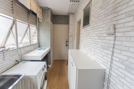 Apartamento à venda com 160m², 4 quartos e 2 vagas Apartamento à venda com 160m², 4 quartos e 2 vagasÁrea de Serviço