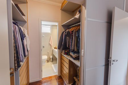 Apartamento à venda com 160m², 4 quartos e 2 vagas Apartamento à venda com 160m², 4 quartos e 2 vagasCloset da Suíte