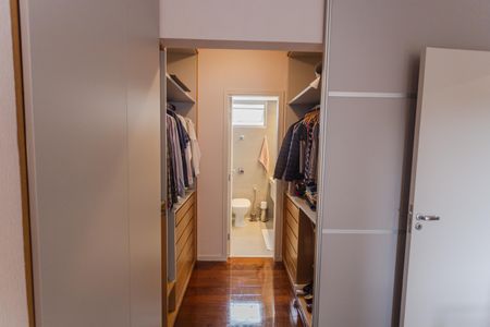 Apartamento à venda com 160m², 4 quartos e 2 vagas Apartamento à venda com 160m², 4 quartos e 2 vagasCloset da Suíte