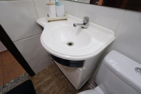 Casa de condomínio à venda com 71m², 2 quartos e 1 vagaBanheiro