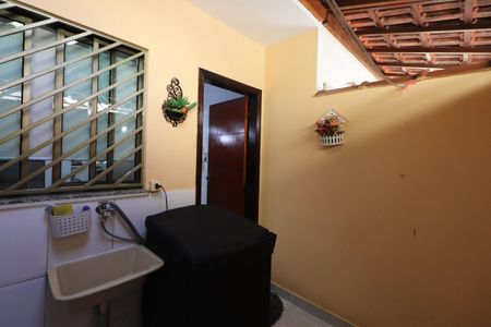 Casa de condomínio à venda com 71m², 2 quartos e 1 vagaÁrea de Serviço