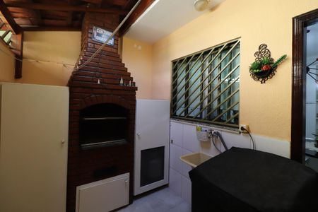 Casa de condomínio à venda com 71m², 2 quartos e 1 vagaÁrea de Serviço