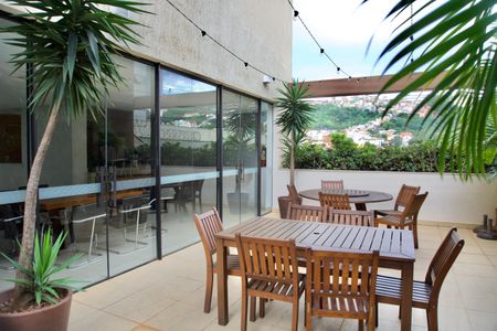 Apartamento para alugar com 77m², 3 quartos e 2 vagas Apartamento para alugar com 77m², 3 quartos e 2 vagasÁrea Comum - Salão de Festas Externa