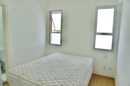 Apartamento para alugar com 77m², 3 quartos e 2 vagas Apartamento para alugar com 77m², 3 quartos e 2 vagasSuíte