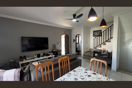 Casa à venda com 119m², 2 quartos e 2 vagasSala - Sala de Jantar