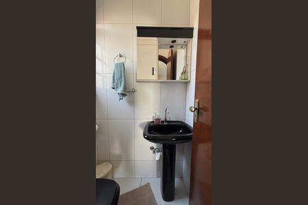 Casa à venda com 119m², 2 quartos e 2 vagasLavabo