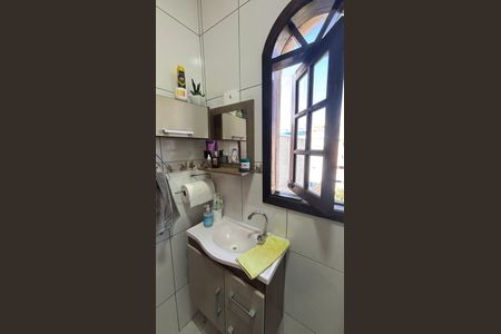 Casa à venda com 119m², 2 quartos e 2 vagasBanheiro da Suíte 2