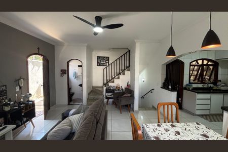Casa à venda com 119m², 2 quartos e 2 vagasSala - Sala de Jantar