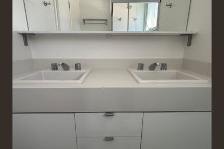 Apartamento para alugar com 155m², 3 quartos e 3 vagasBanheiro da Suíte 2