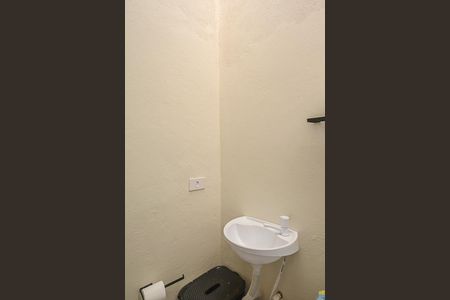 Casa à venda com 190m², 3 quartos e 4 vagas Casa à venda com 190m², 3 quartos e 4 vagasBanheiro