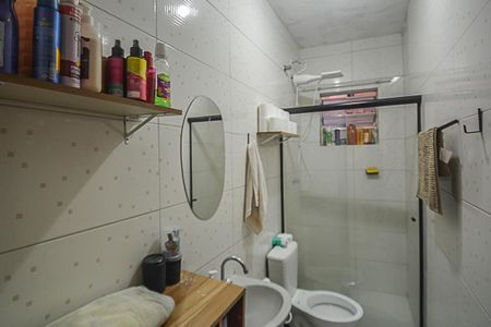 Casa à venda com 190m², 3 quartos e 4 vagas Casa à venda com 190m², 3 quartos e 4 vagasBanheiro 2