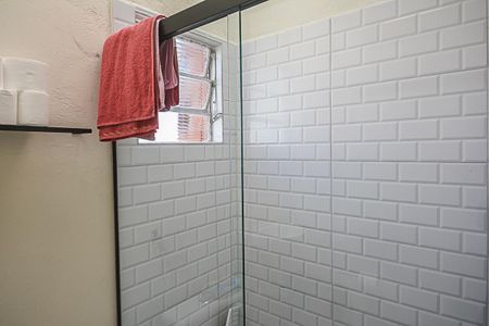 Casa à venda com 190m², 3 quartos e 4 vagas Casa à venda com 190m², 3 quartos e 4 vagasBanheiro