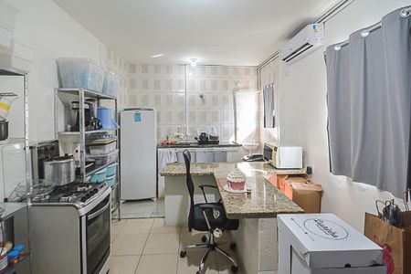 Casa à venda com 190m², 3 quartos e 4 vagas Casa à venda com 190m², 3 quartos e 4 vagasCozinha 2