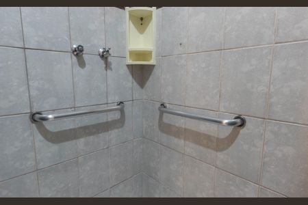 Casa à venda com 100m², 3 quartos e 2 vagasBanheiro