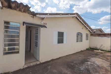 Casa à venda com 100m², 3 quartos e 2 vagasFachada