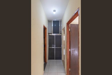 Casa à venda com 100m², 3 quartos e 2 vagasCorredor