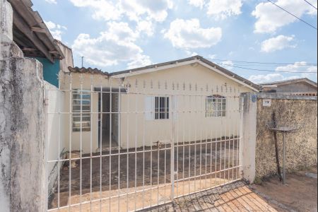Casa à venda com 100m², 3 quartos e 2 vagasFachada