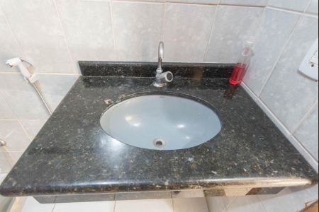 Casa à venda com 100m², 3 quartos e 2 vagasBanheiro