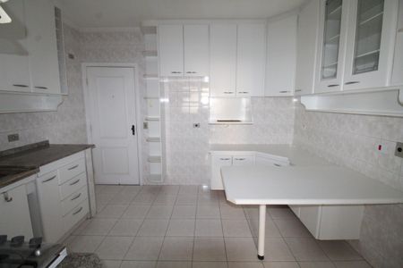 Apartamento para alugar com 160m², 3 quartos e 3 vagasCozinha