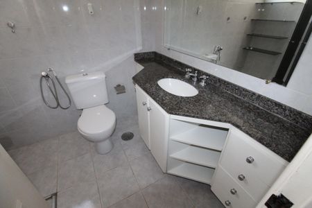 Apartamento para alugar com 160m², 3 quartos e 3 vagasBanheiro da Suíte