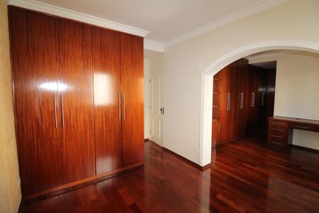Apartamento para alugar com 160m², 3 quartos e 3 vagasSuíte