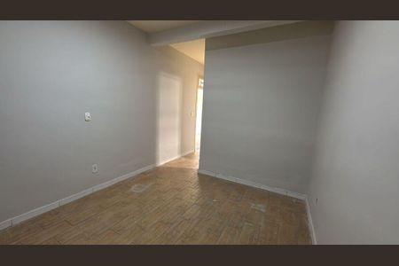 Sala de casa à venda com 3 quartos, 150m² em Realengo, Rio de Janeiro