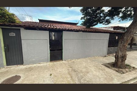 Fachada de casa à venda com 3 quartos, 150m² em Realengo, Rio de Janeiro