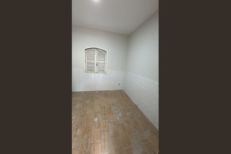 Quarto de casa à venda com 3 quartos, 150m² em Realengo, Rio de Janeiro