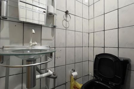 Banheiro de casa para alugar com 2 quartos, 100m² em Jardim Santo Afonso, Guarulhos