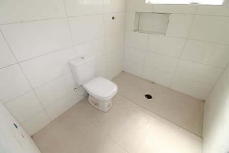 Casa para alugar com 210m², 5 quartos e 4 vagasBanheiro 1