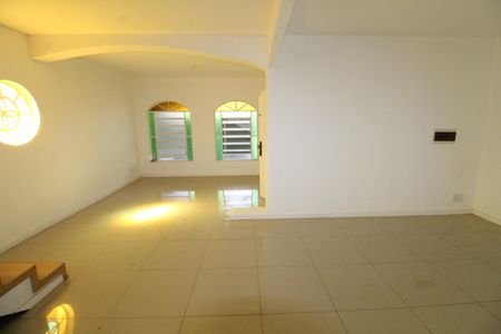 Sala de casa para alugar com 5 quartos, 210m² em Monte Castelo, São José dos Campos