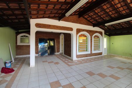 Garagem de casa para alugar com 5 quartos, 261m² em Monte Castelo, São José dos Campos