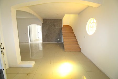 Casa para alugar com 261m², 5 quartos e 4 vagasSala